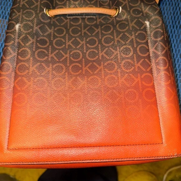Calvin Klein monogram bucket bag *** Needs some love!! Look at pics!!!! REHAB - Picture 9 of 15